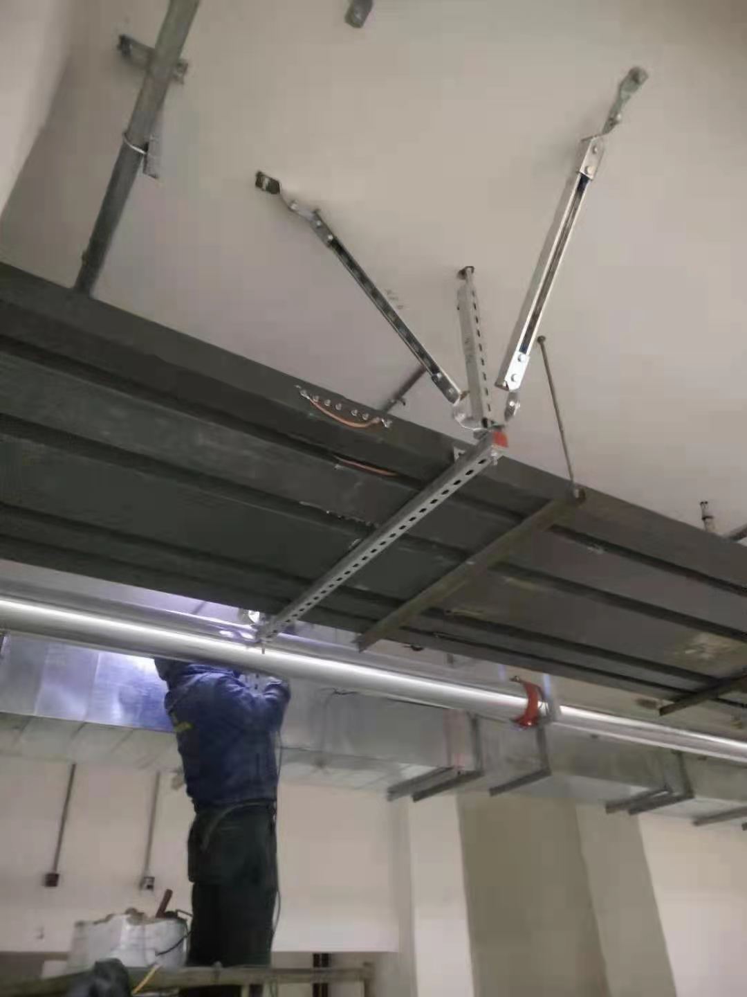 什么地方需要設置抗震支吊架？